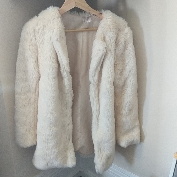 Forever 21 Faux Fur White Coat - Picture 1 of 1